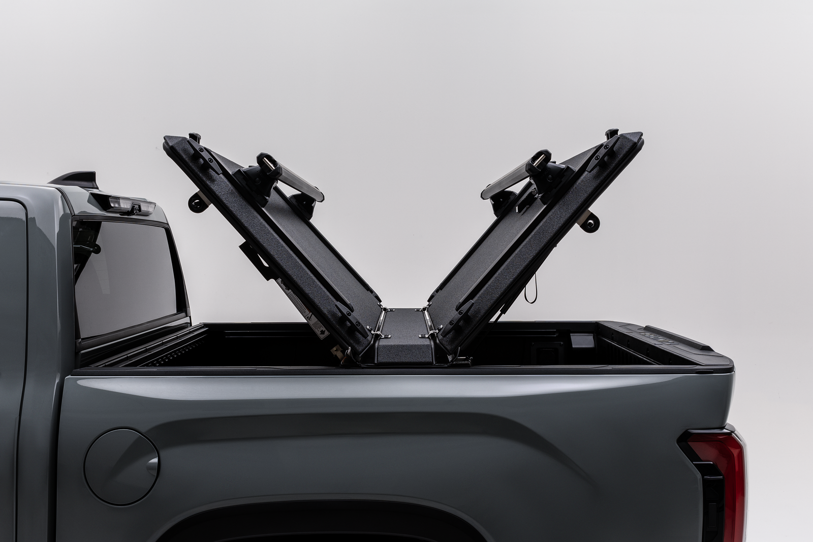 DiamondBack × Yakima SkyLine HD Rack System