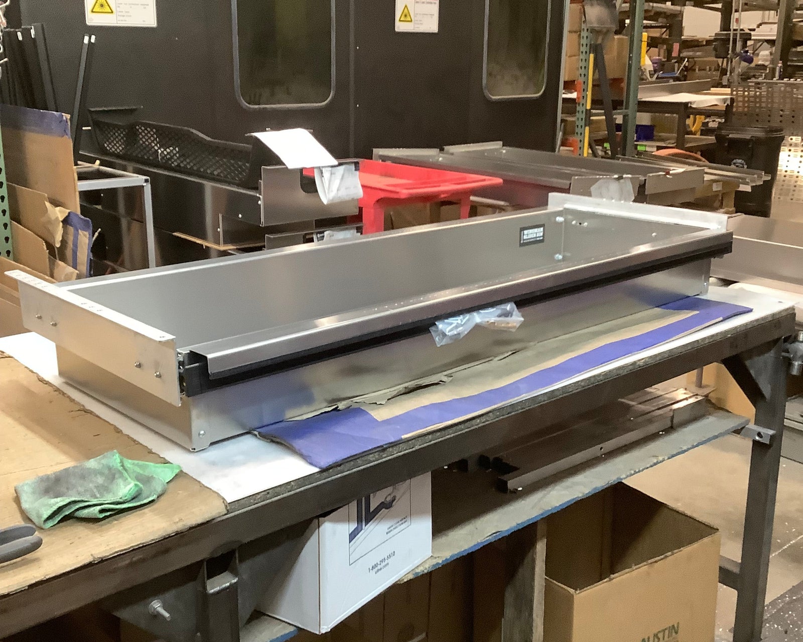 Outlet Wingman Slider Bin