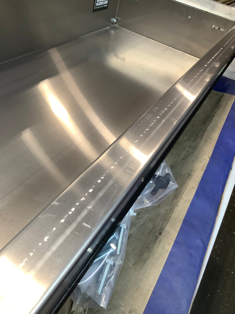 Outlet Wingman Slider Bin