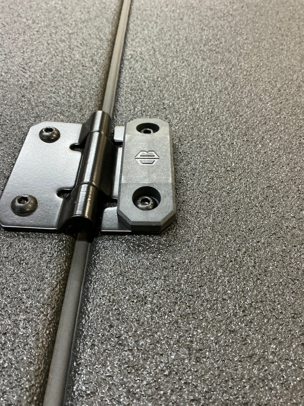 Outlet DiamondBack Switchback