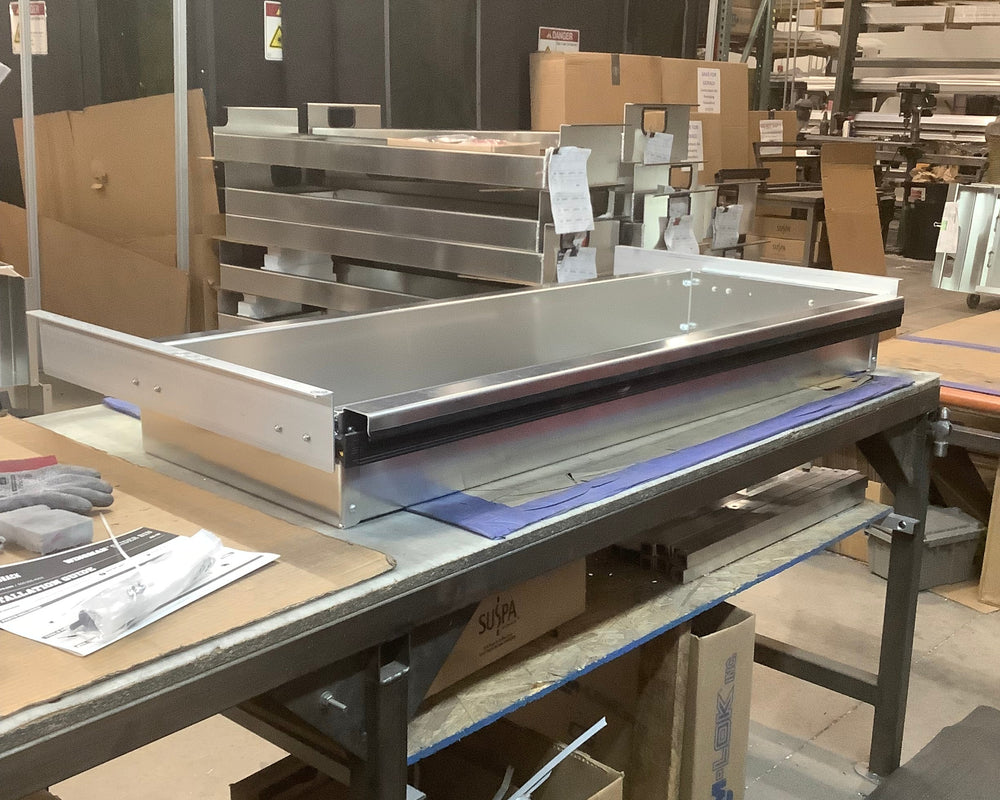 Outlet Wingman Slider Bin