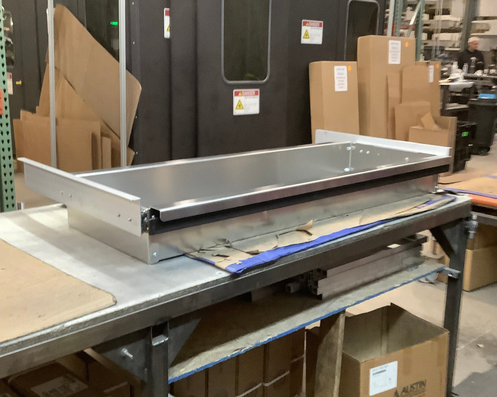 Outlet Wingman Slider Bin