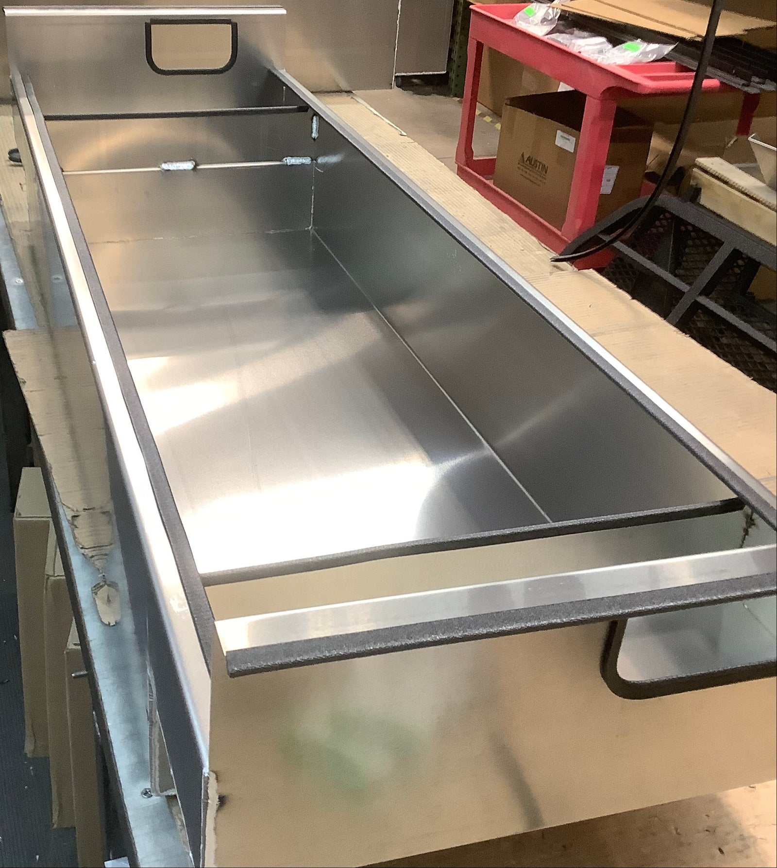 Outlet Cross Bin 13