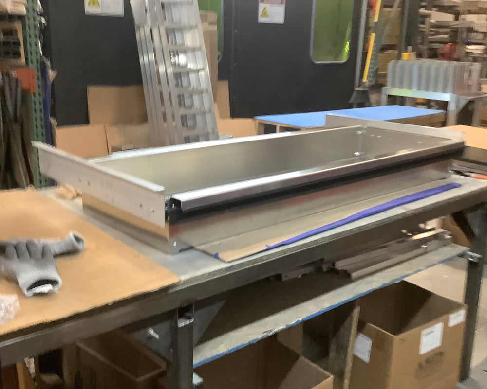 Outlet Wingman Slider Bin
