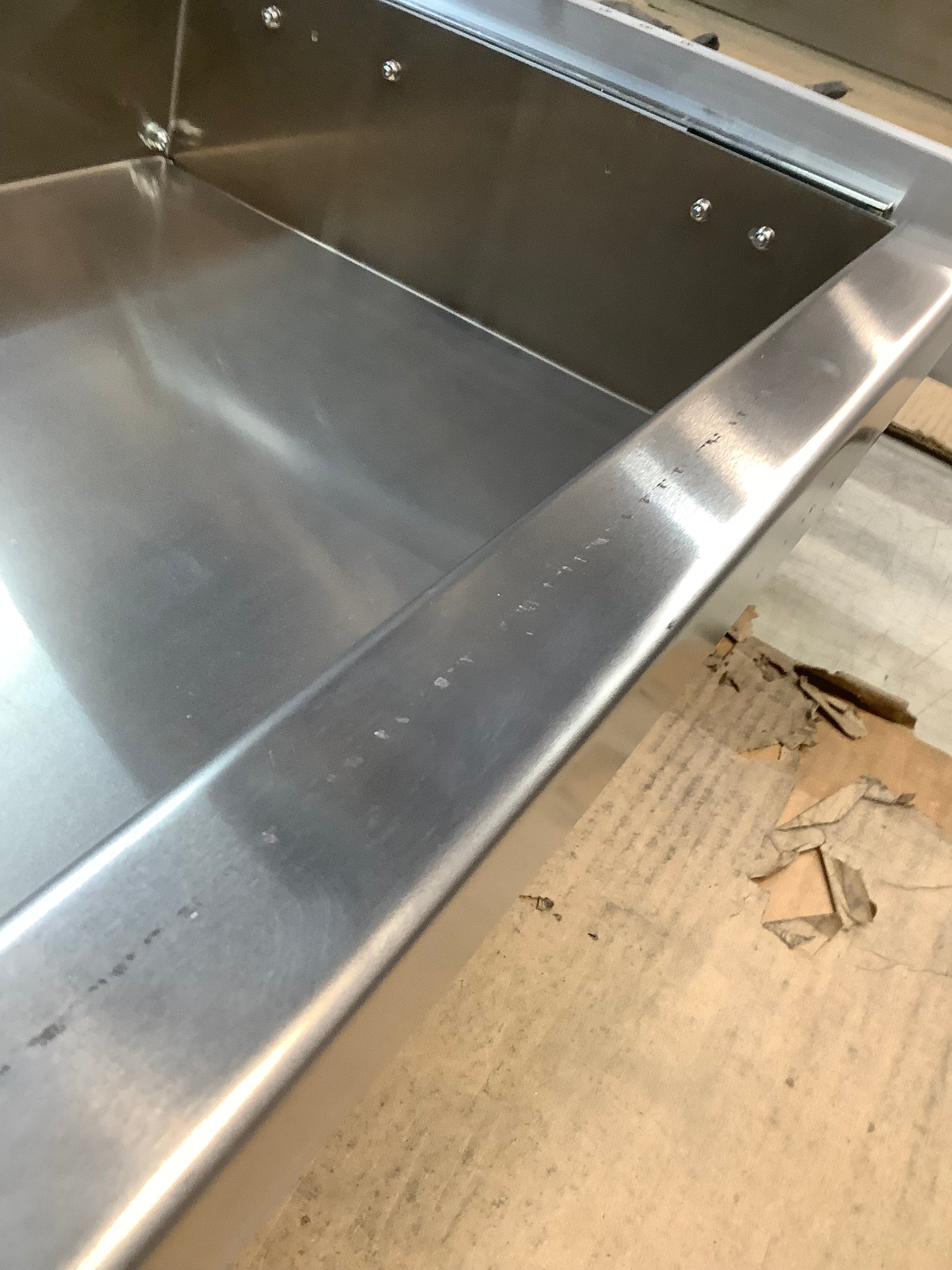 Outlet Wingman Slider Bin