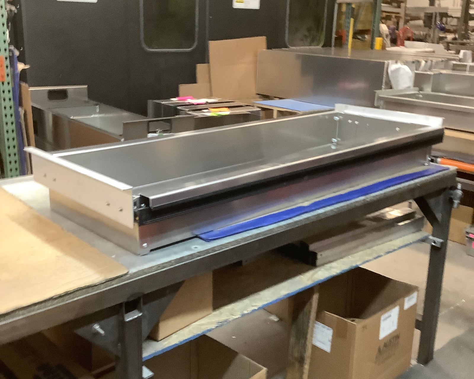 Outlet Wingman Slider Bin