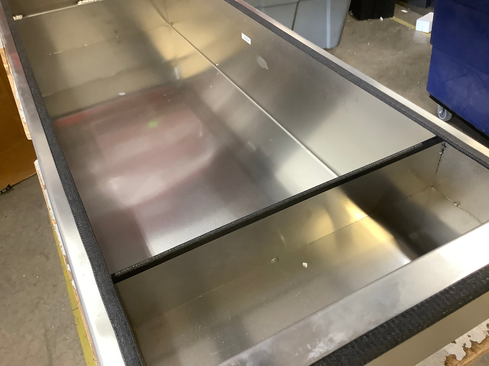 Outlet Cross Bin 13
