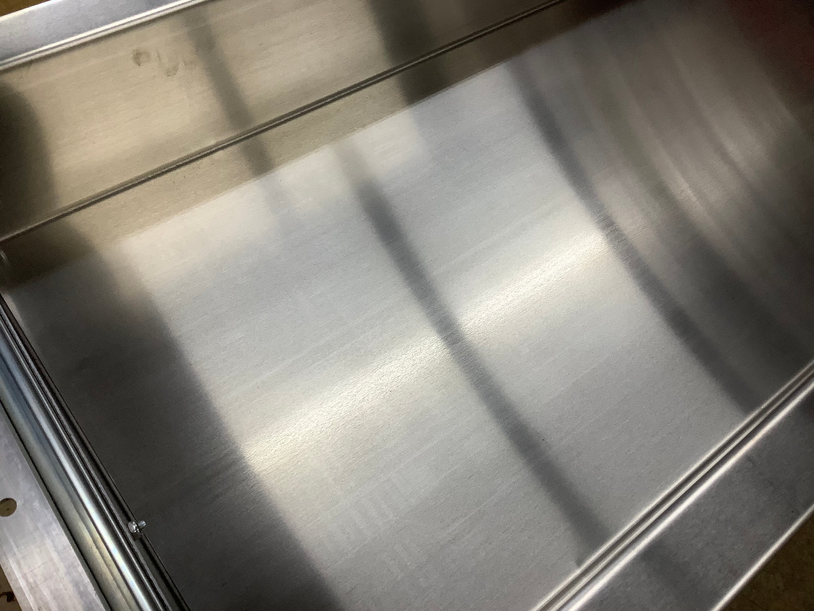 Outlet Wingman Slider Bin