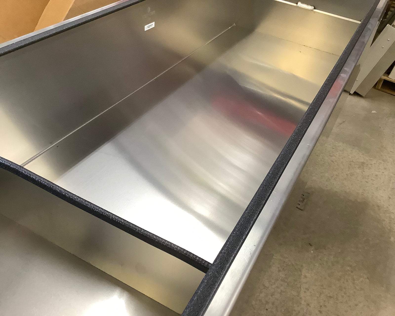 Outlet Cross Bin 13