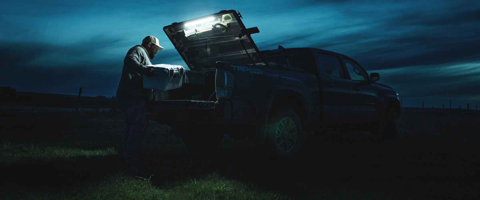 diamondback truck bed light