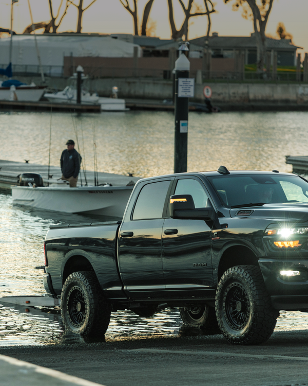 セキュリティ・セーフティ DIAMONDBACK DiamondBack Switchback: The toughest folding truck cover
